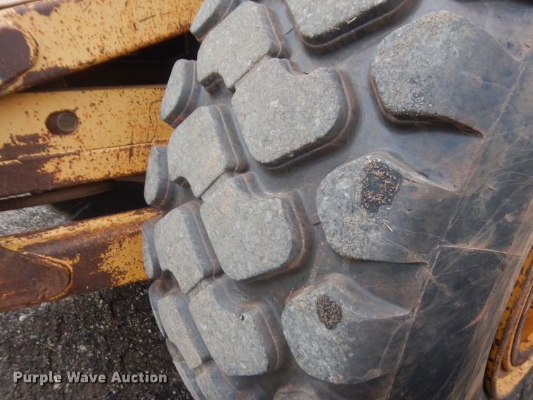 image for item DJ2237 1997 John Deere 762B  elevating scraper