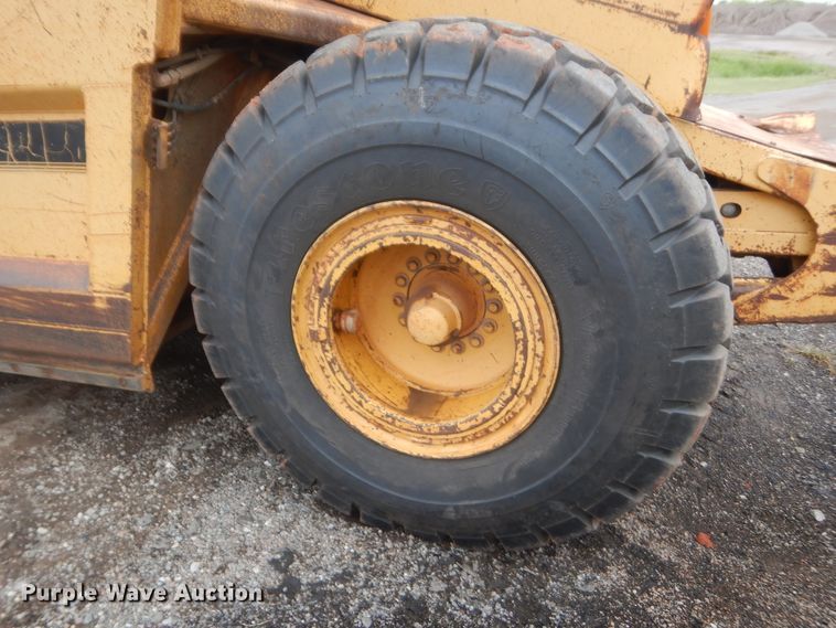 image for item DJ2237 1997 John Deere 762B  elevating scraper