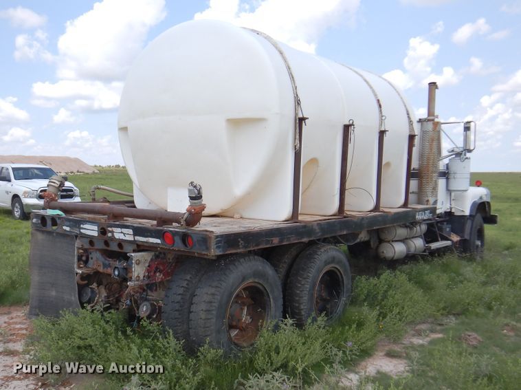 image for item DK2283 1980 Mack RL685LS  flatbed truck