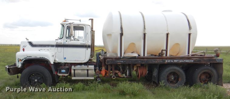 image for item DK2283 1980 Mack RL685LS  flatbed truck