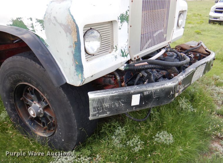 image for item DK2283 1980 Mack RL685LS  flatbed truck