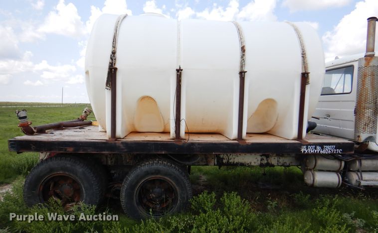 image for item DK2283 1980 Mack RL685LS  flatbed truck