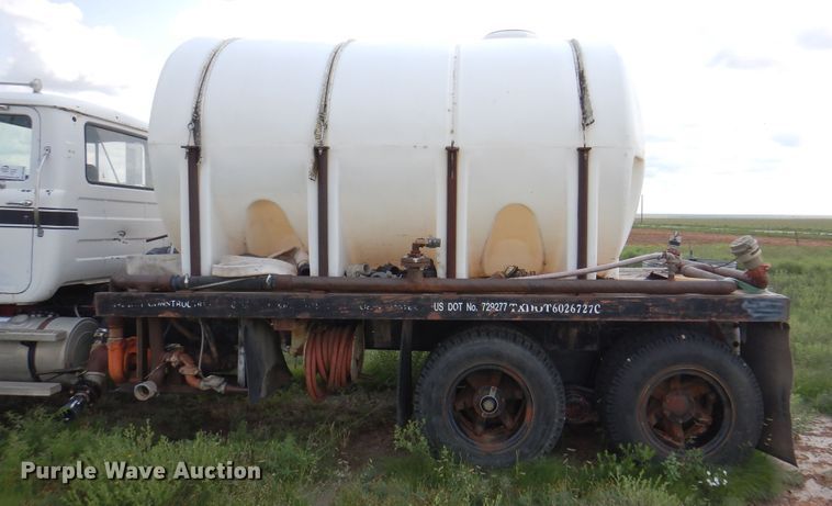 image for item DK2283 1980 Mack RL685LS  flatbed truck