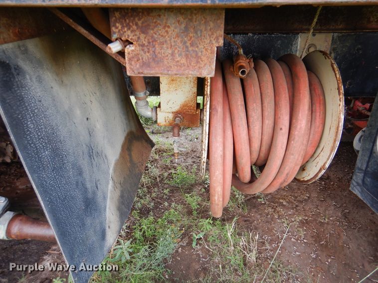 image for item DK2283 1980 Mack RL685LS  flatbed truck