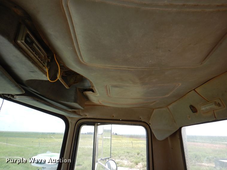 image for item DK2283 1980 Mack RL685LS  flatbed truck