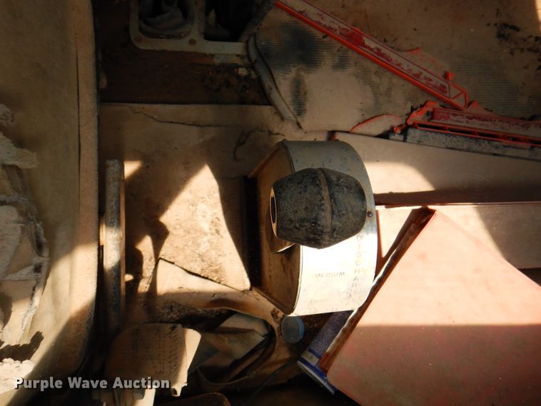 image for item DK2283 1980 Mack RL685LS  flatbed truck