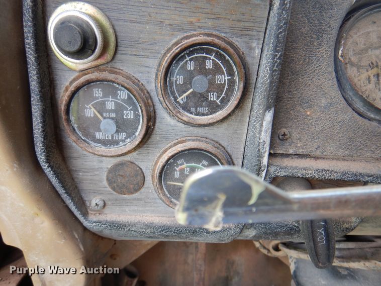 image for item DK2283 1980 Mack RL685LS  flatbed truck