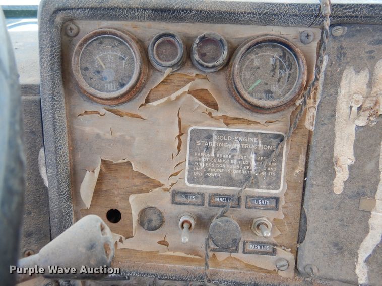 image for item DK2283 1980 Mack RL685LS  flatbed truck