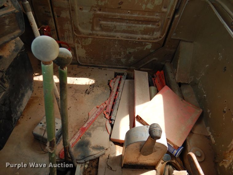 image for item DK2283 1980 Mack RL685LS  flatbed truck