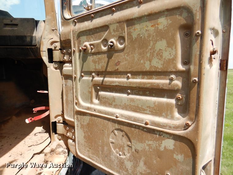 image for item DK2283 1980 Mack RL685LS  flatbed truck