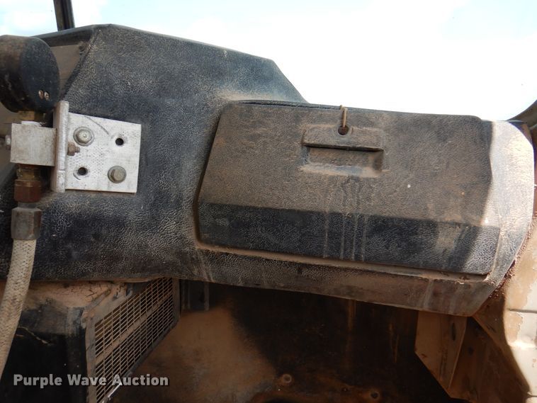 image for item DK2283 1980 Mack RL685LS  flatbed truck