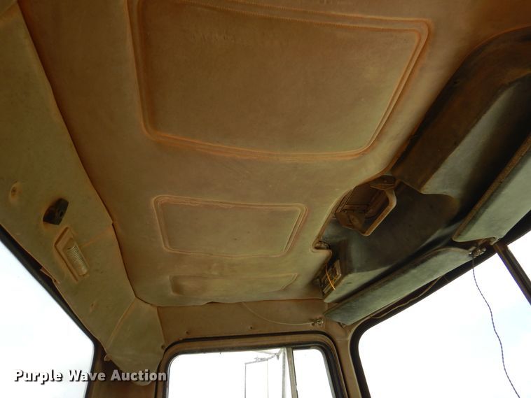 image for item DK2283 1980 Mack RL685LS  flatbed truck