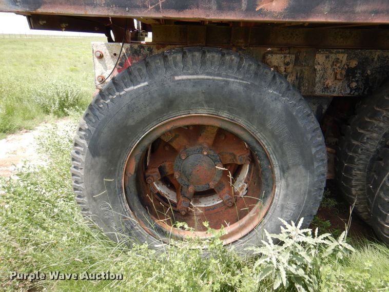 image for item DK2283 1980 Mack RL685LS  flatbed truck