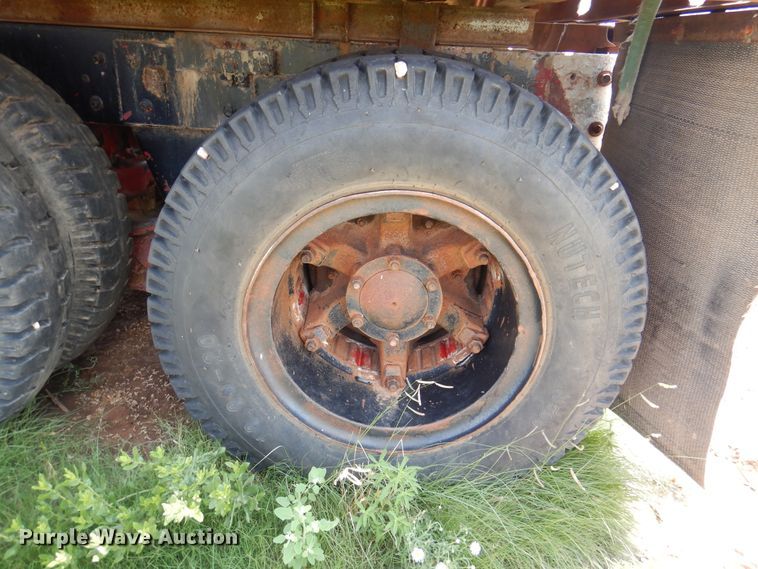 image for item DK2283 1980 Mack RL685LS  flatbed truck