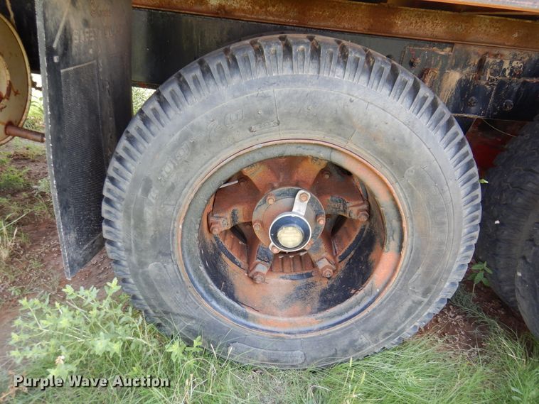 image for item DK2283 1980 Mack RL685LS  flatbed truck