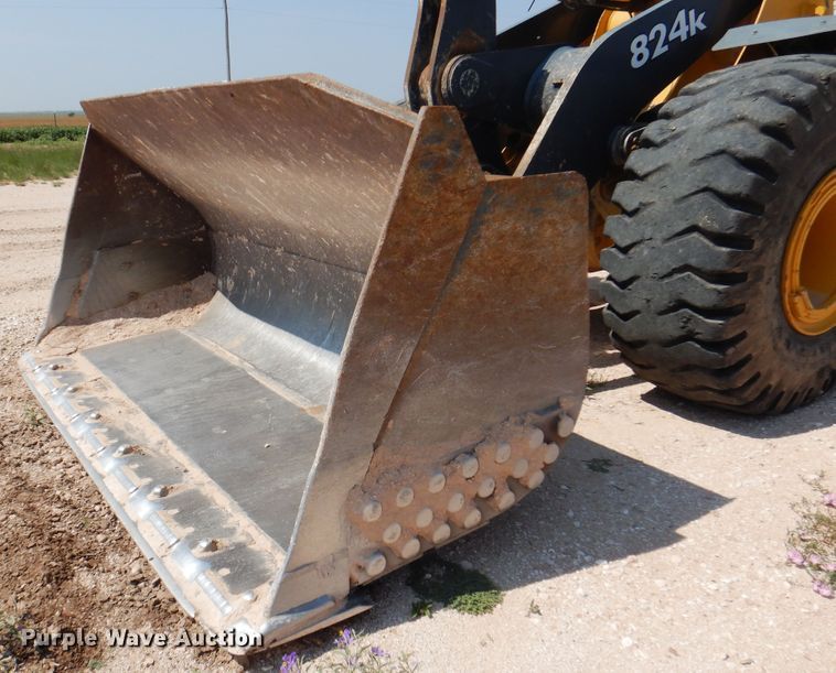 image for item DK2292 2010 John Deere 824K  wheel loader