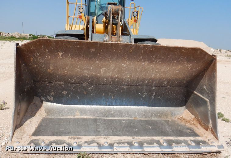 image for item DK2292 2010 John Deere 824K  wheel loader