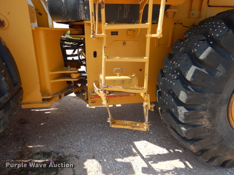 image for item DK2292 2010 John Deere 824K  wheel loader