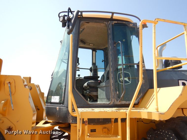image for item DK2292 2010 John Deere 824K  wheel loader