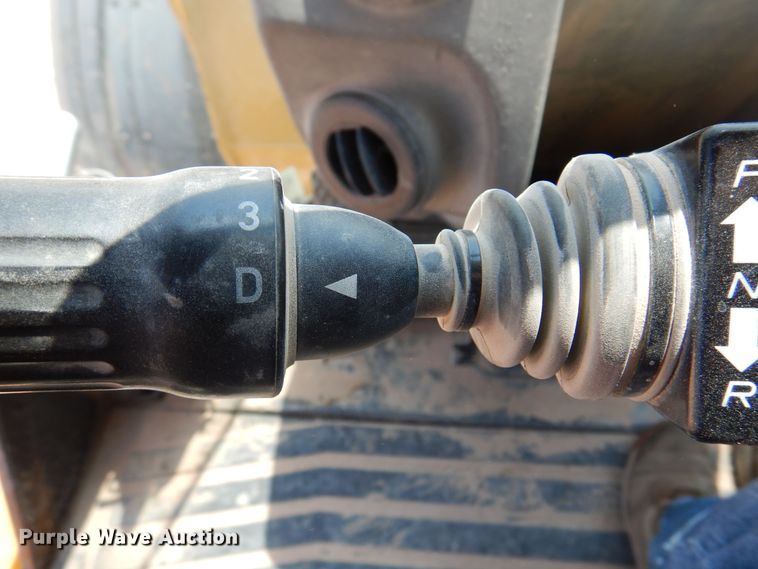 image for item DK2292 2010 John Deere 824K  wheel loader