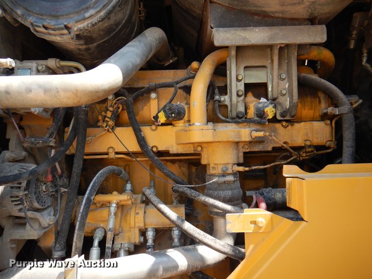 image for item DK2292 2010 John Deere 824K  wheel loader