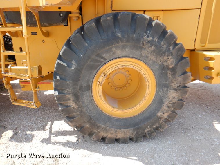 image for item DK2292 2010 John Deere 824K  wheel loader
