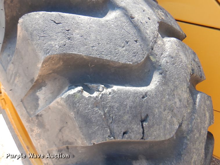 image for item DK2292 2010 John Deere 824K  wheel loader