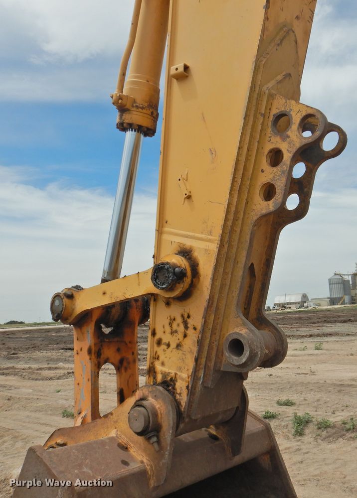 image for item DK2424 2005 John Deere 330C LC  excavator