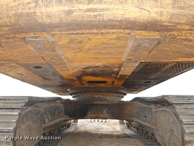 image for item DK2424 2005 John Deere 330C LC  excavator