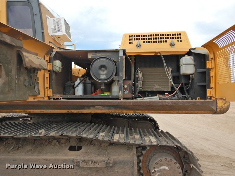 image for item DK2424 2005 John Deere 330C LC  excavator