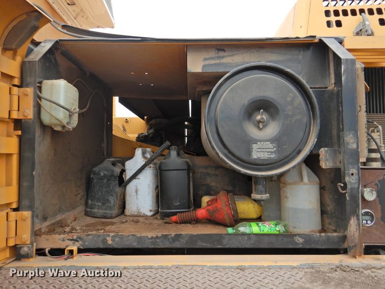 image for item DK2424 2005 John Deere 330C LC  excavator