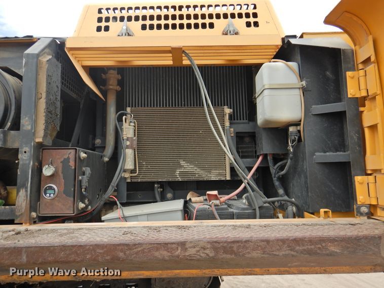 image for item DK2424 2005 John Deere 330C LC  excavator