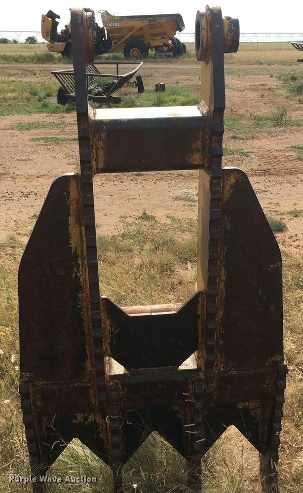 image for item DK2424 2005 John Deere 330C LC  excavator