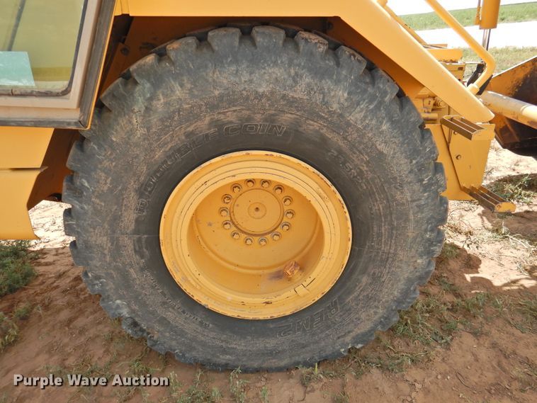 image for item DK2448 John Deere 762B Series II  elevating scraper