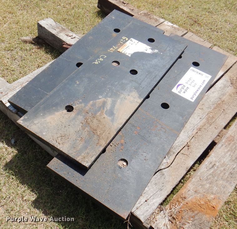 image for item DK8202 Case wheel loader bucket cutting edges