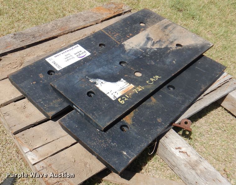 image for item DK8202 Case wheel loader bucket cutting edges