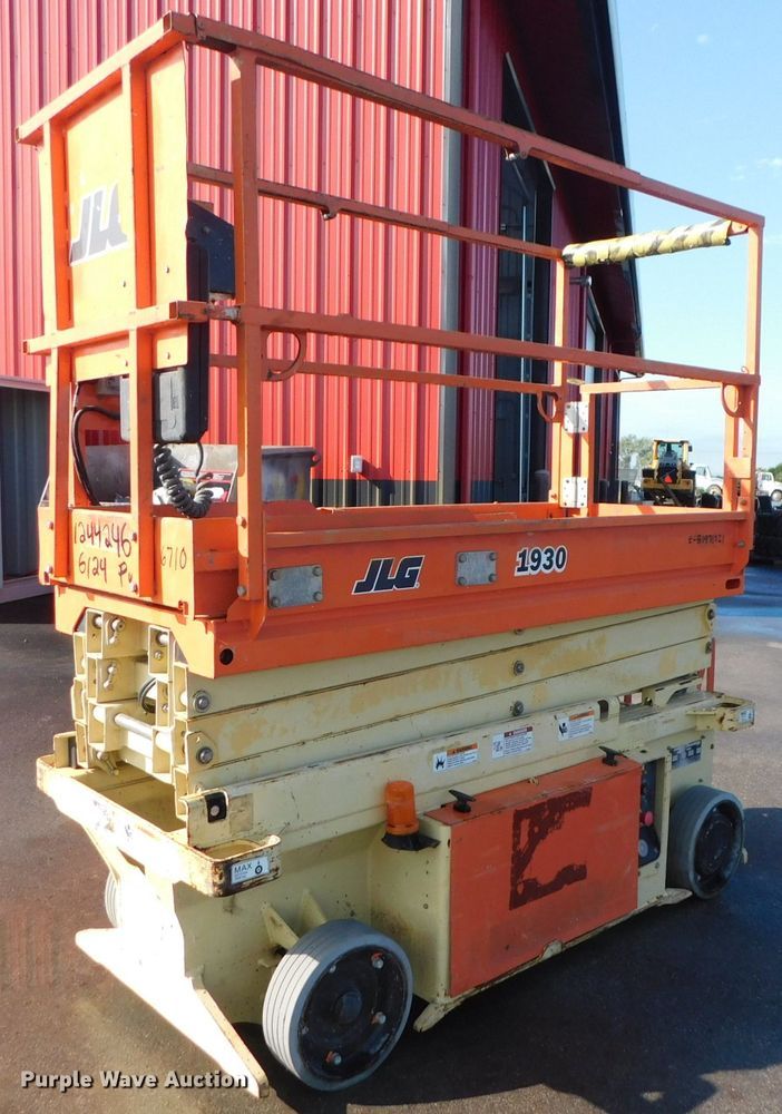 image for item DK8655 2015 JLG 1932RS  scissor lift