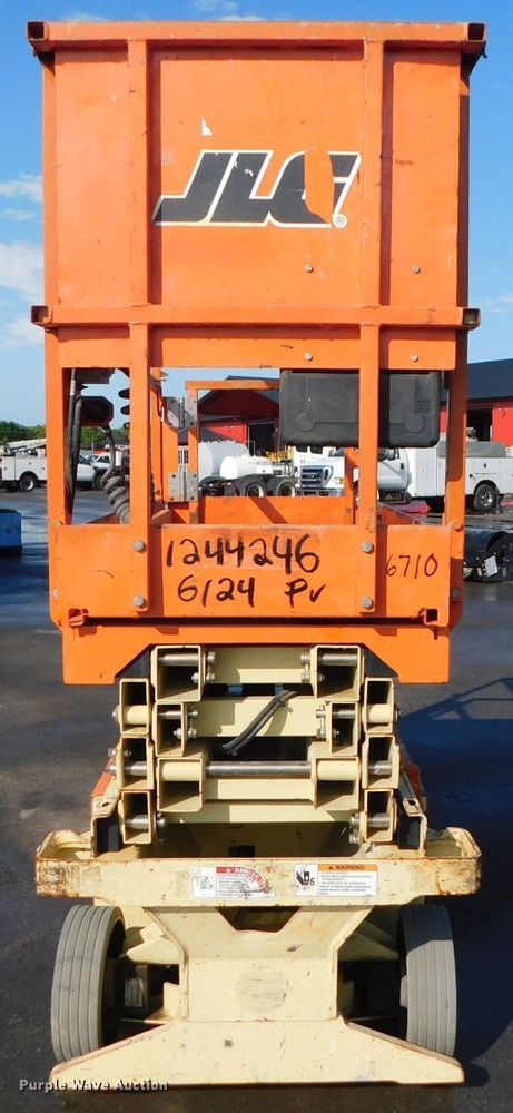 image for item DK8655 2015 JLG 1932RS  scissor lift