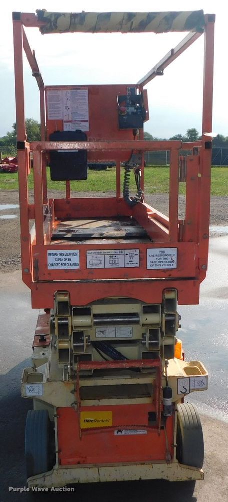 image for item DK8655 2015 JLG 1932RS  scissor lift