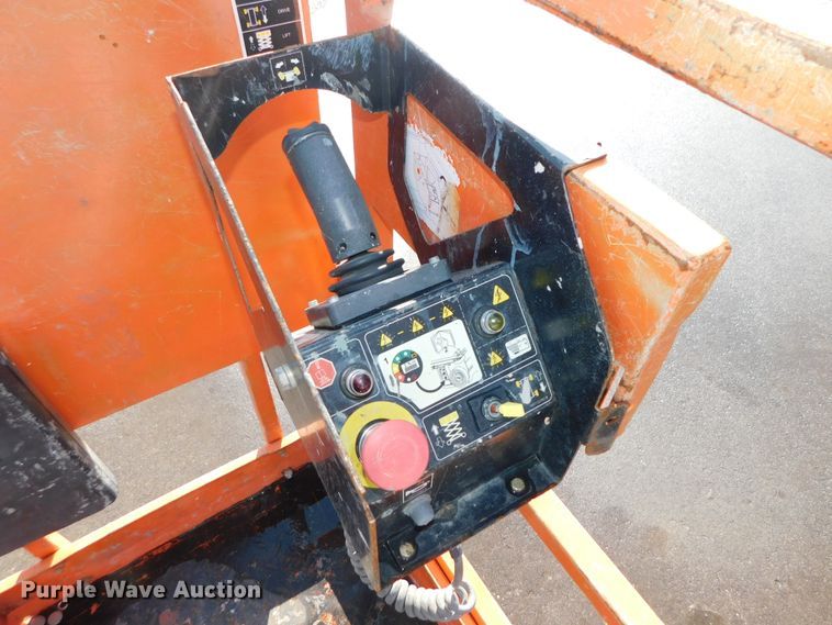 image for item DK8655 2015 JLG 1932RS  scissor lift