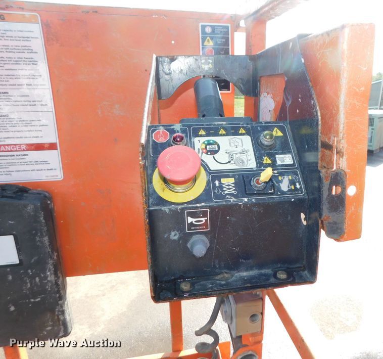 image for item DK8655 2015 JLG 1932RS  scissor lift