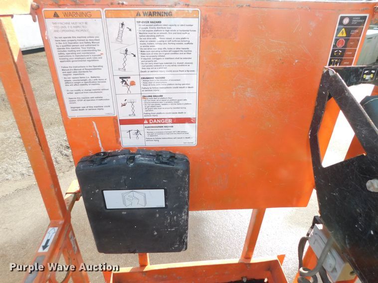 image for item DK8655 2015 JLG 1932RS  scissor lift