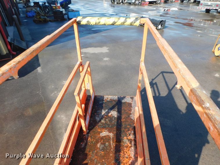 image for item DK8655 2015 JLG 1932RS  scissor lift