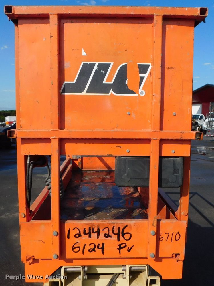 image for item DK8655 2015 JLG 1932RS  scissor lift