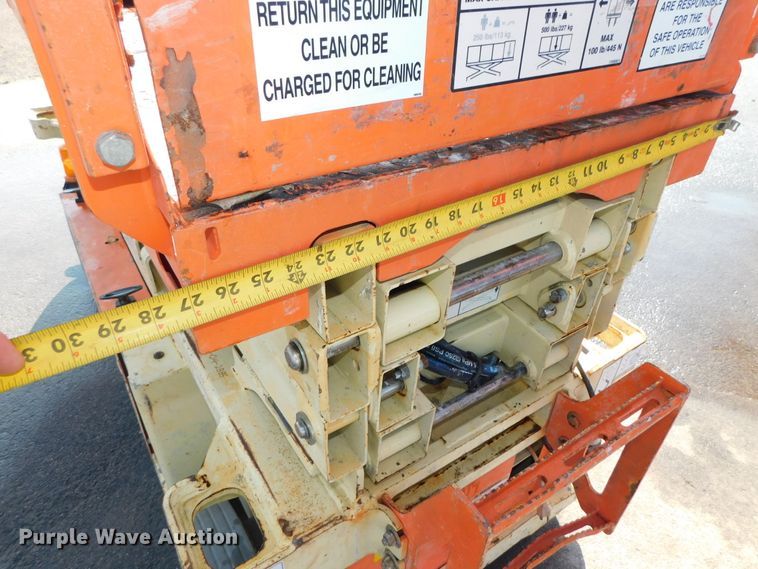 image for item DK8655 2015 JLG 1932RS  scissor lift