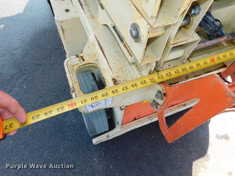image for item DK8655 2015 JLG 1932RS  scissor lift