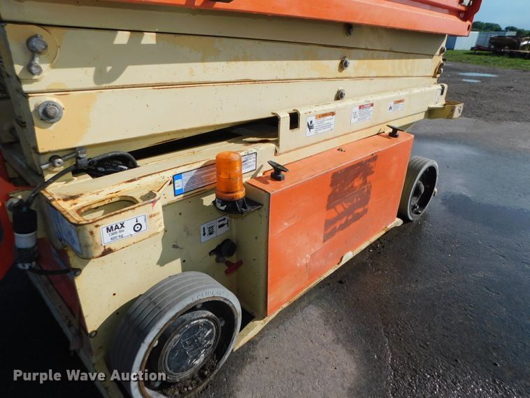 image for item DK8655 2015 JLG 1932RS  scissor lift