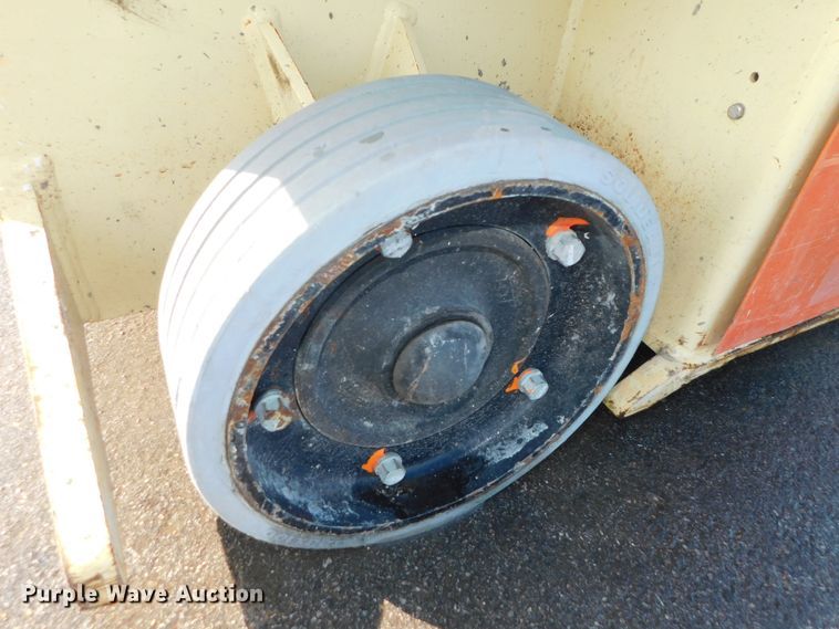 image for item DK8655 2015 JLG 1932RS  scissor lift