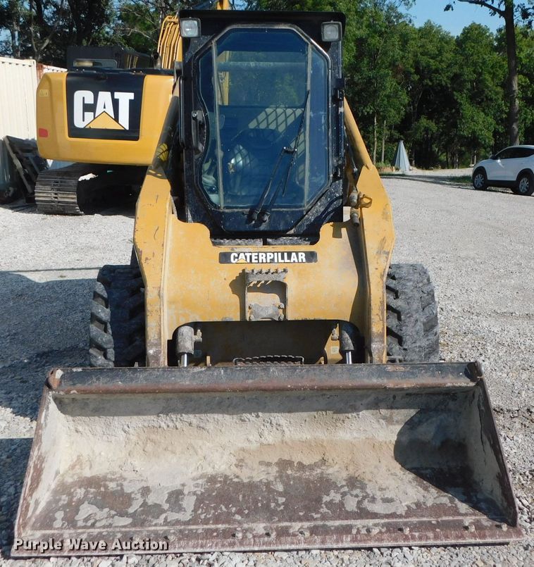 image for item DK8659 2013 Caterpillar 252B3  skid steer loader