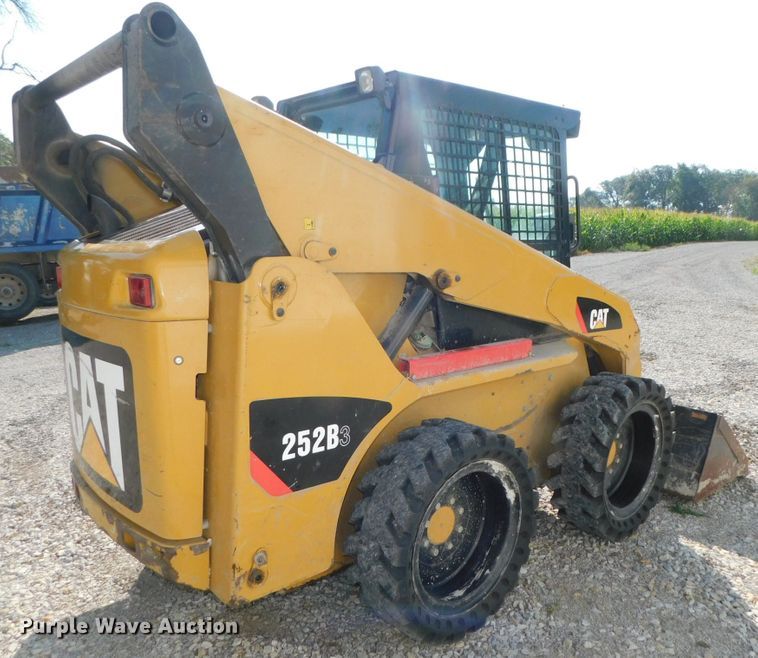 image for item DK8659 2013 Caterpillar 252B3  skid steer loader